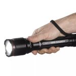 Lanterna de 2000 lúmens. Completamente à prova de água.